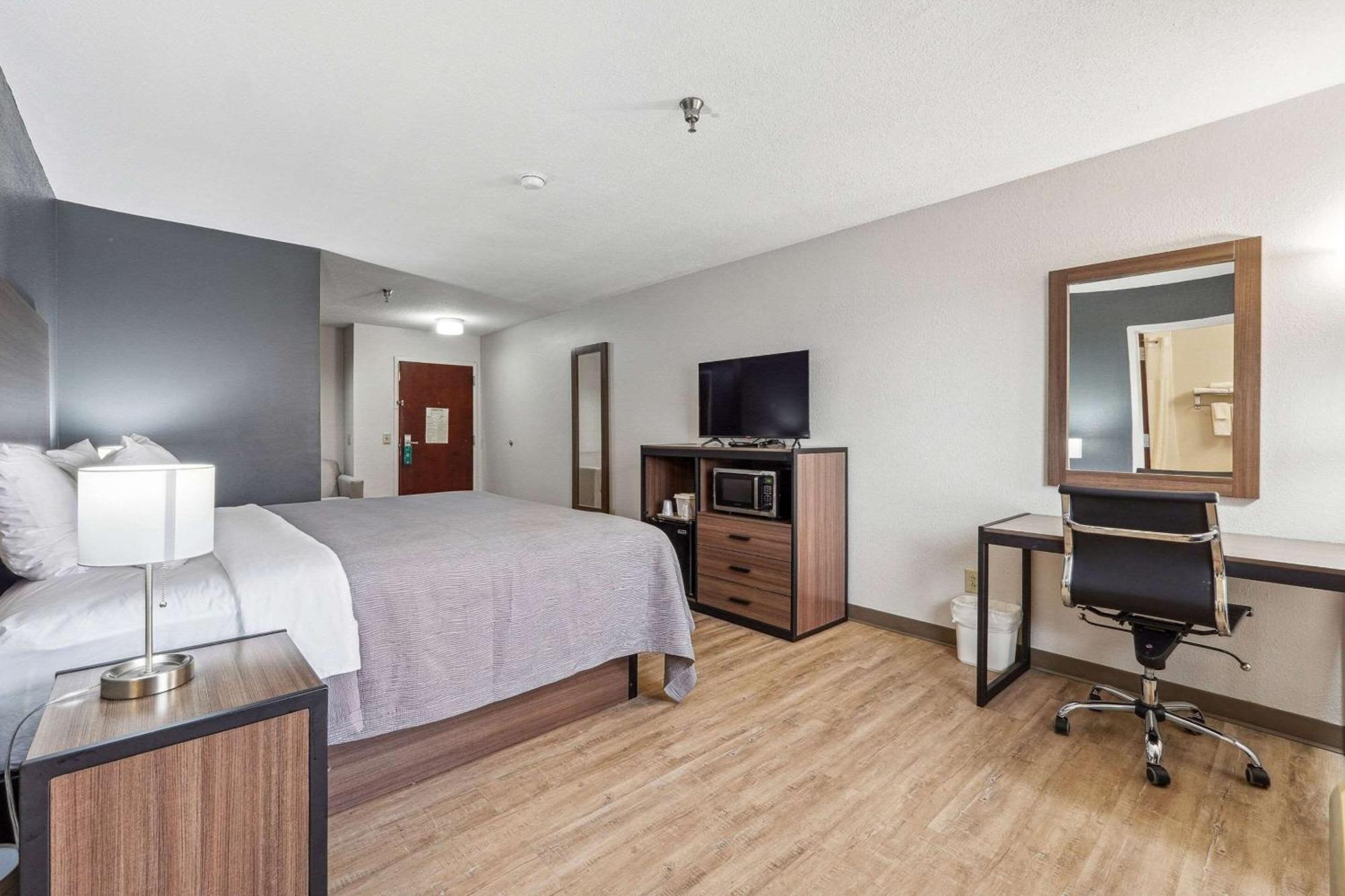 Quality Inn & Suites Доусонвилл Экстерьер фото