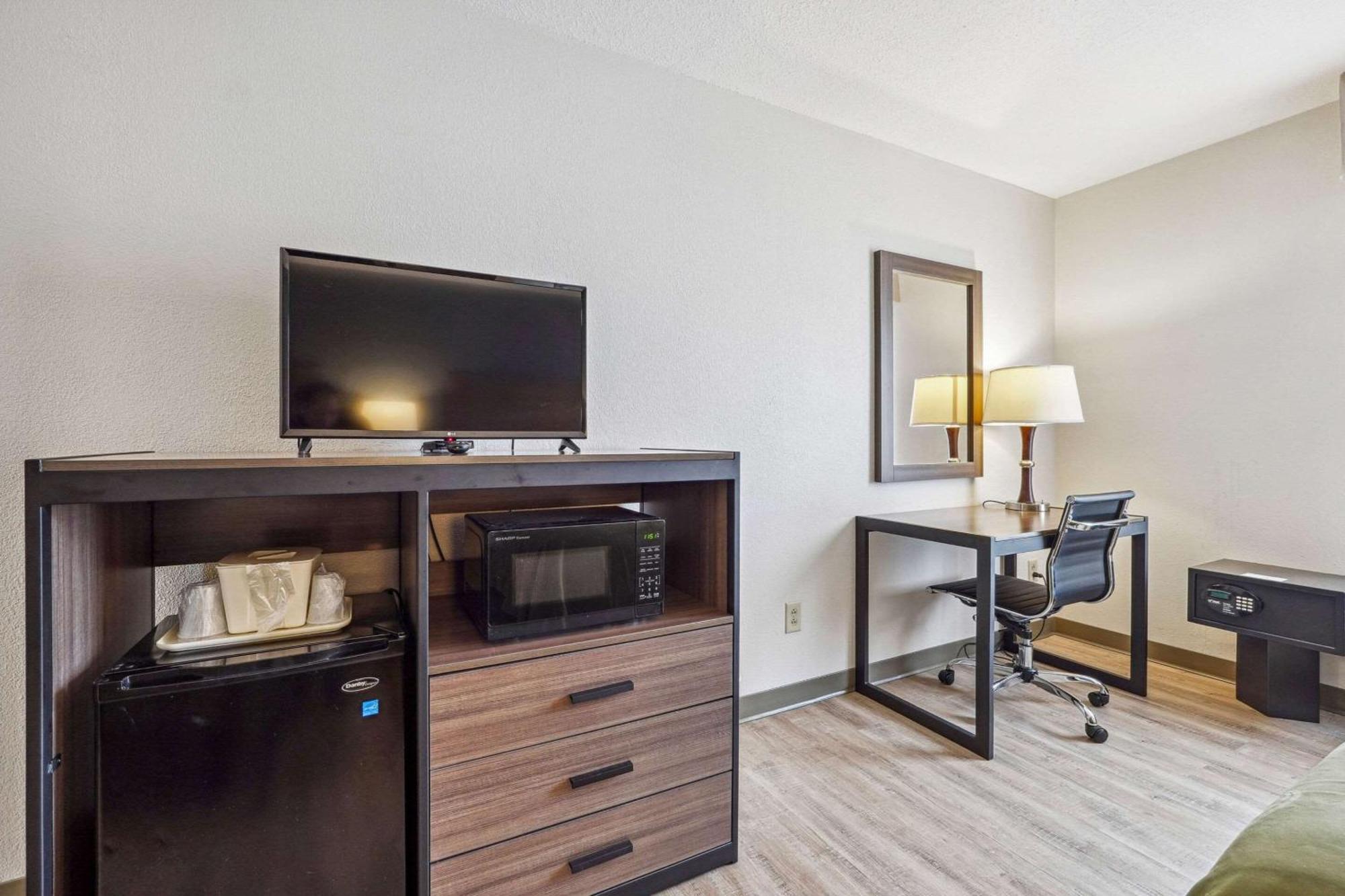 Quality Inn & Suites Доусонвилл Экстерьер фото